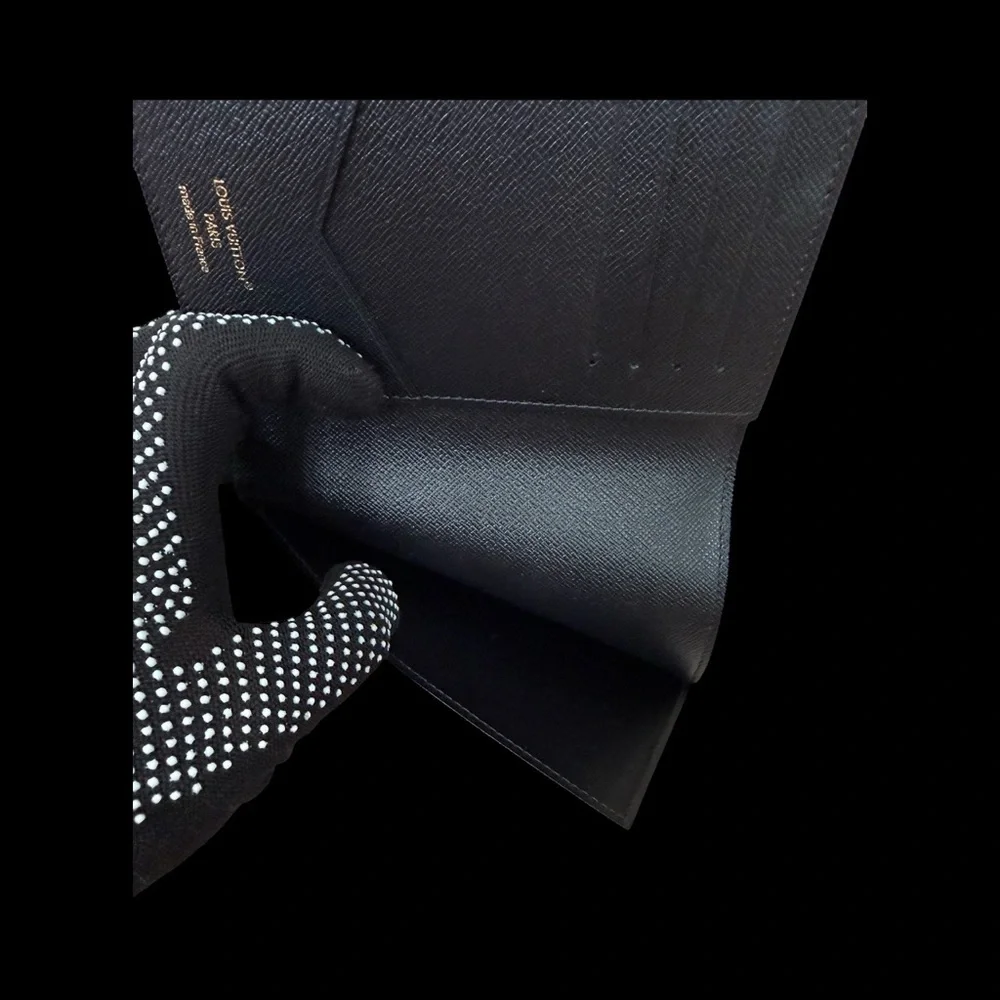 NWOT Louis Vuitton Reverse Monogram Passport holder with COA - Picture 4 of 4